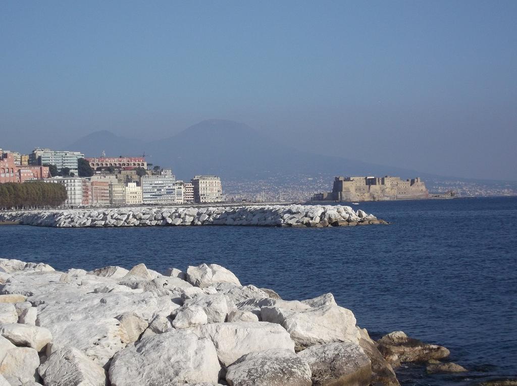 Monolocale Fronte Strada Napoli Centro Storico Nápoles Exterior foto